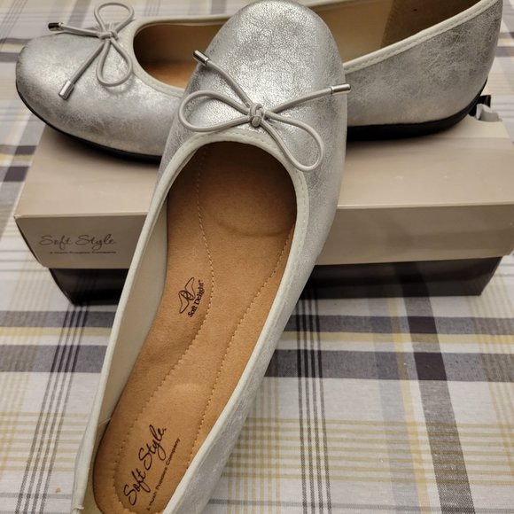 The wedding shoes that were never worn... - Picture 4 of 4